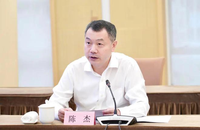宝山区民营经济圆桌会（第四期）暨宝山区民营经济发展联席会议召开更好赋能先导产业集九游会群建设(图1)